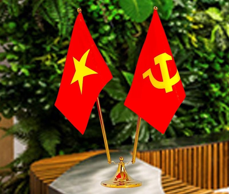 TOP 10 mẫu cờ để bàn làm việc đẹp và phổ biến hiện nay