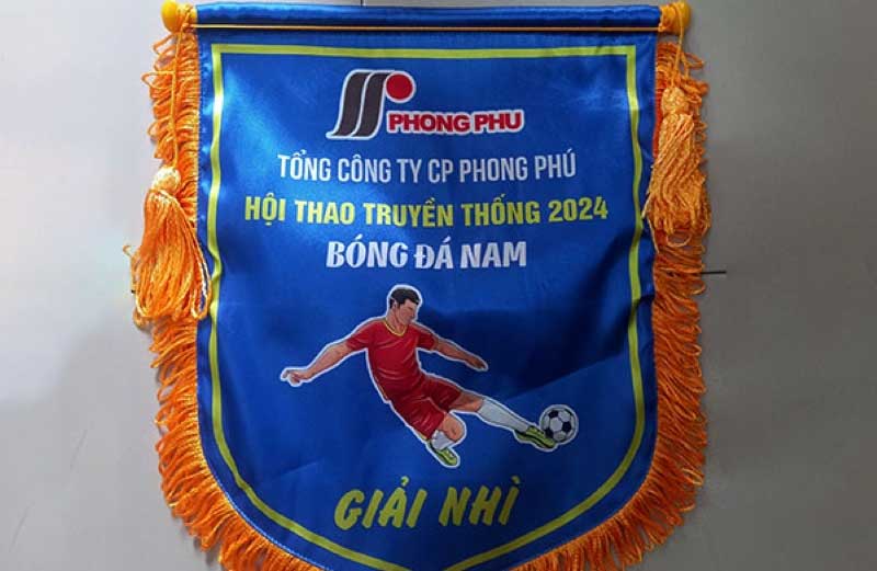 Cờ lưu niệm bóng đá đẹp: mẫu thiết kế và báo giá mới nhất