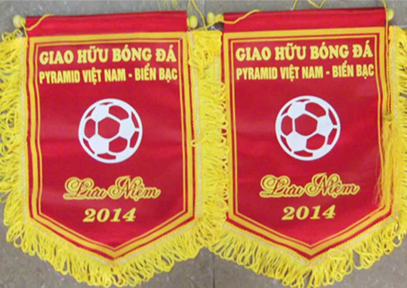 Cờ lưu niệm giao lưu bóng đá: mẫu đẹp cho giải đấu và câu lạc bộ