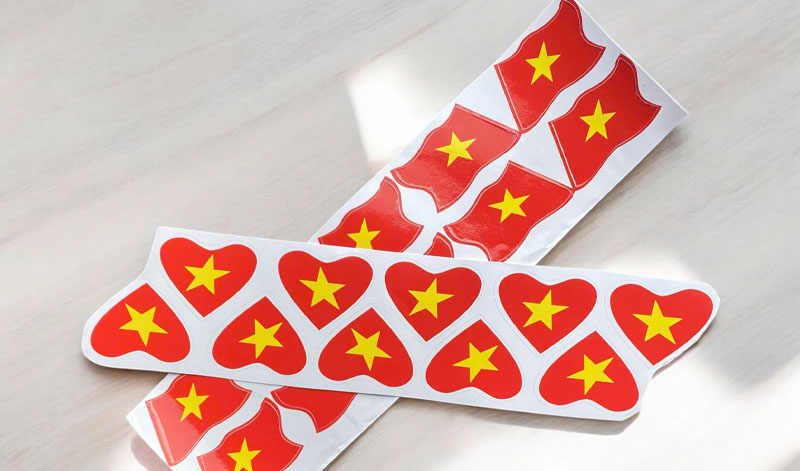 Sticker, decal dán má và sản phẩm vẽ mặt