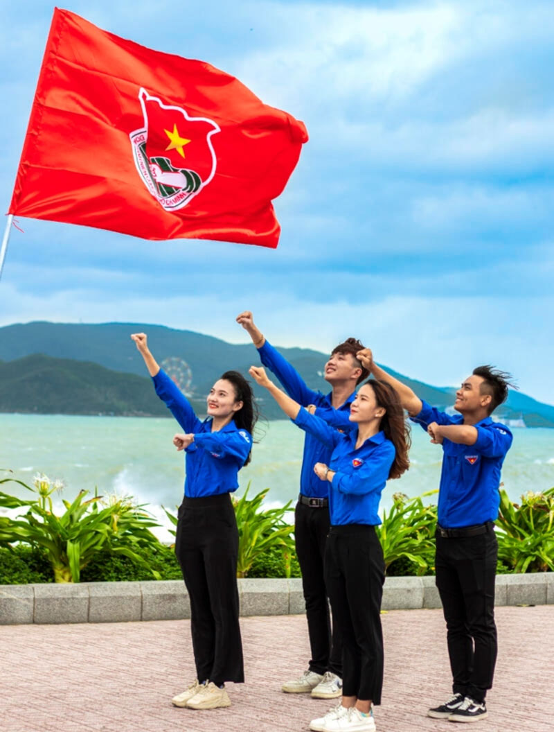 Cờ Đoàn là gì? Ý nghĩa, hình ảnh và quy cách cờ Đoàn Thanh niên 8 co doan 7